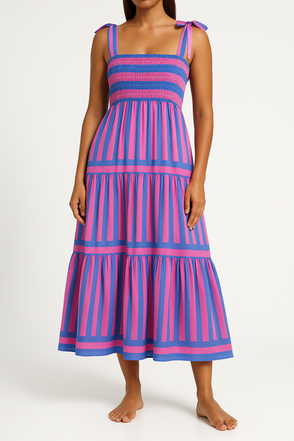 Damklänning – Lång modell – Smockliv – Justerbara axelband – Randigt tyg – Volangkjol