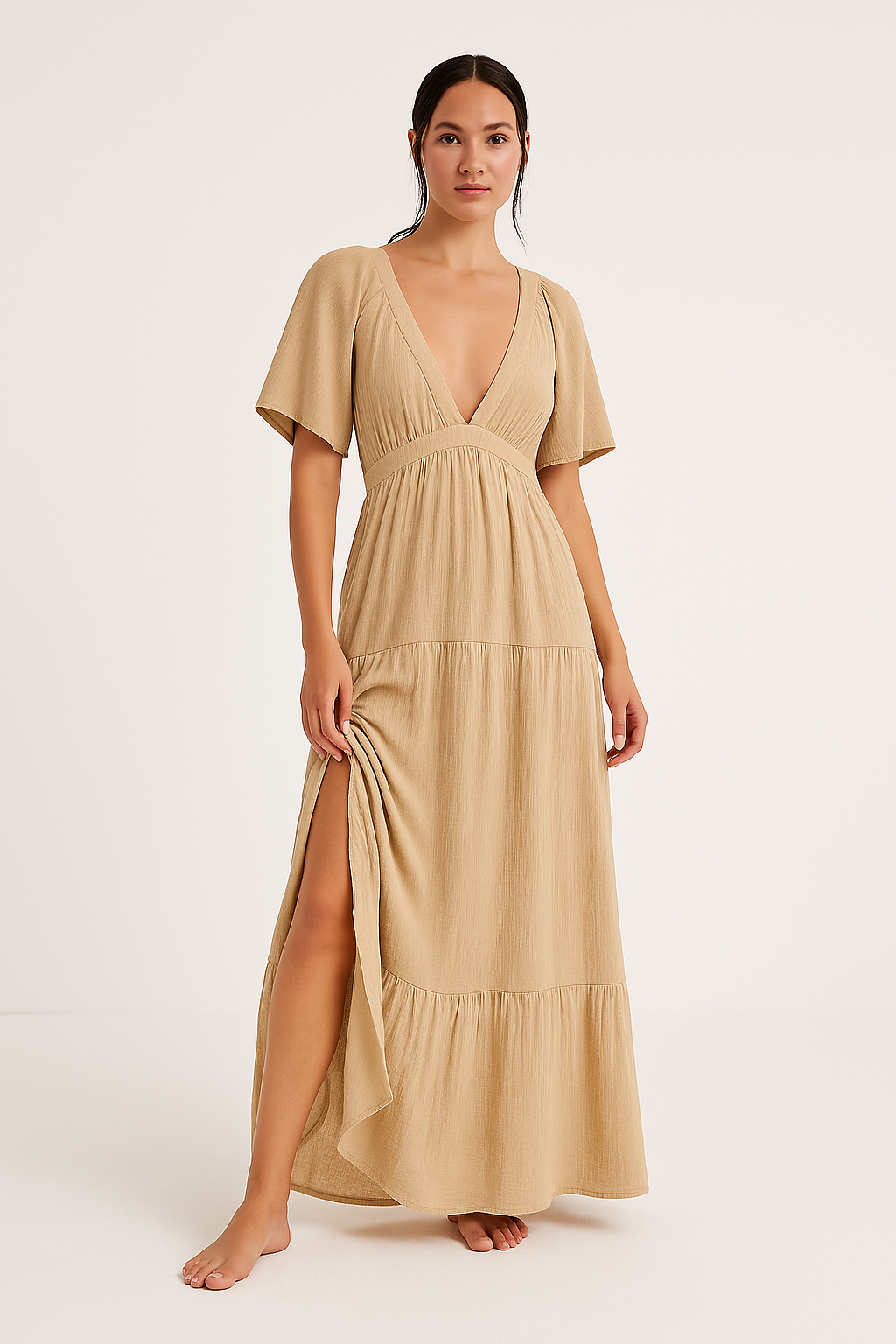 Damklänning maxi – Lös passform – Djup V-ringning – Öppen rygg – Hög slits – Lätt tyg