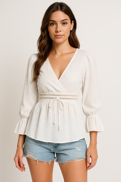 Damtop med V-ringning – Lång puffärm – Knytmidja – Spetsdetalj – Lös passform