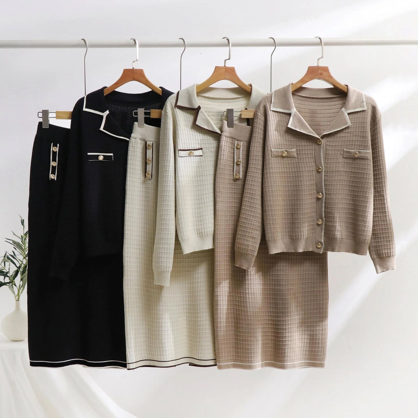 Damset stickad kjol och cardigan – slim fit – pikékrage – rutstruktur