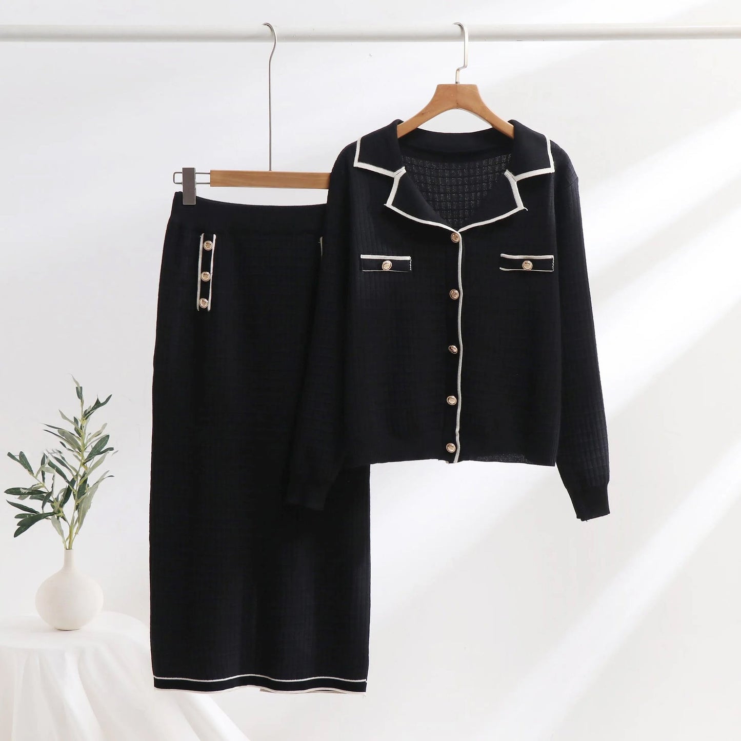 Damset stickad kjol och cardigan – slim fit – pikékrage – rutstruktur