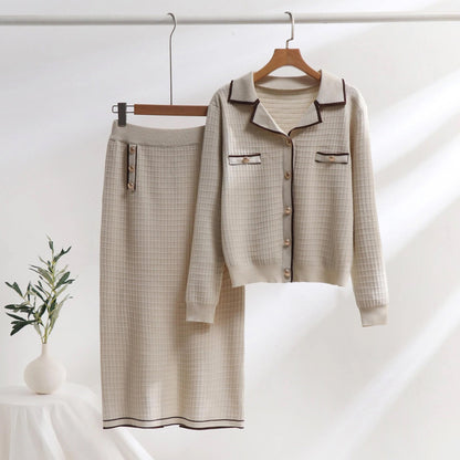 Damset stickad kjol och cardigan – slim fit – pikékrage – rutstruktur