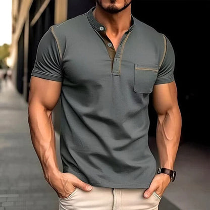 Herr Henley-tröja – Kort ärm – Knappslå med tre knappar – Bröstficka – Slim Fit