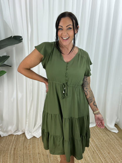 Damklänning - V-ringning - Korta Fjärilsärmar - Knappdetaljer - Justerbar Midja - Volangkjol