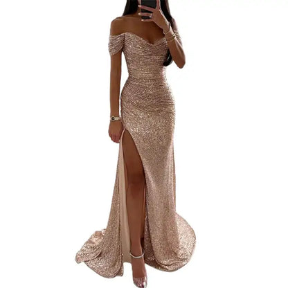 Kvinnors aftonklänning - Paljettdekorerad - Off-shoulder - Figurnära med hög slits