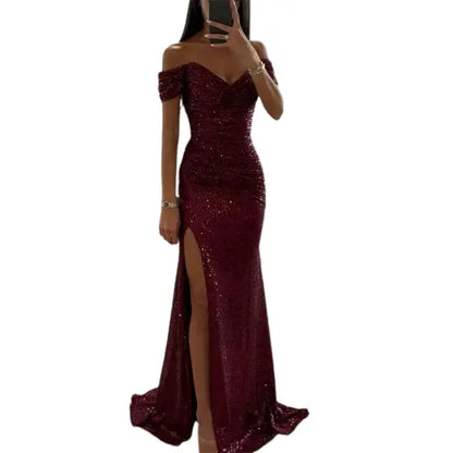 Kvinnors aftonklänning - Paljettdekorerad - Off-shoulder - Figurnära med hög slits