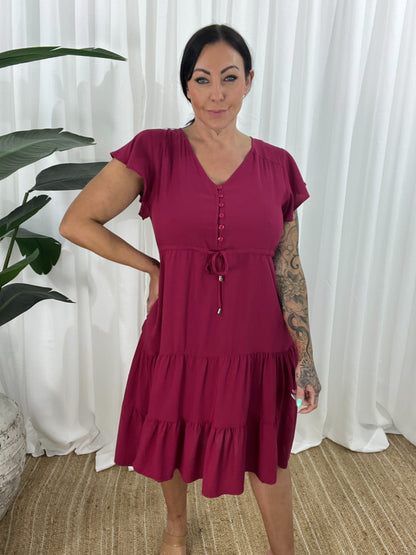 Damklänning - V-ringning - Korta Fjärilsärmar - Knappdetaljer - Justerbar Midja - Volangkjol