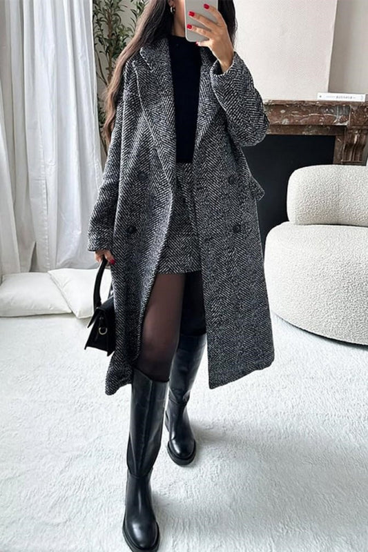 Dam Kappa – Ullmix – Lång Dubbelknäppt – Oversize Passform – Herringbone Mönster