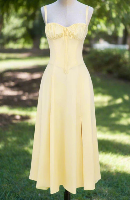 Klänning för dam - Vintage Stil - Midi Längd - Blommigt Mönster - Figurnära Liv & A-linje