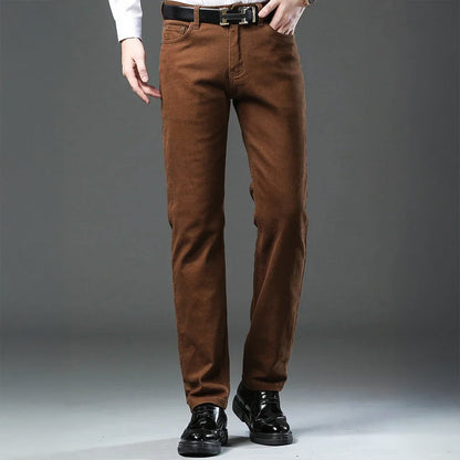 Herrbyxa – Tapered Passform – Bomullsblandning – Femficksdesign – Hellång