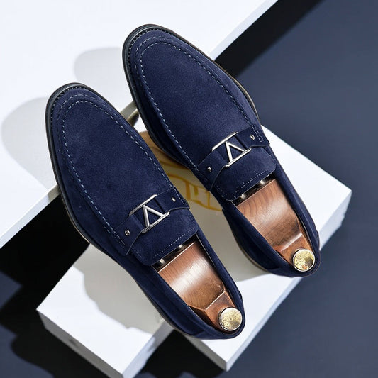 Herrloafers – Slip-on – Mocka – Smal passform – Metallaccent – Klassisk Design