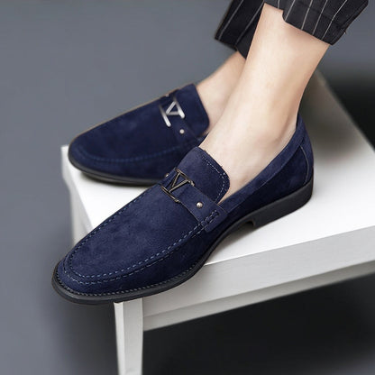 Herrloafers – Slip-on – Mocka – Smal passform – Metallaccent – Klassisk Design