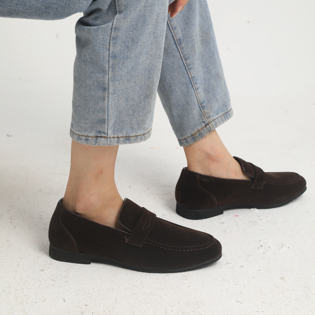Herrloafers – Klassisk Passform – Mocka – Pennyrem – Slip-on för Formell Stil