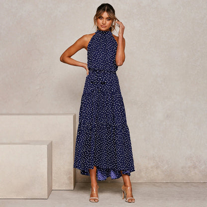 Dam Klänning - Halterneck Polka Dot - Figursydd Midja - Flödande Midi Modell