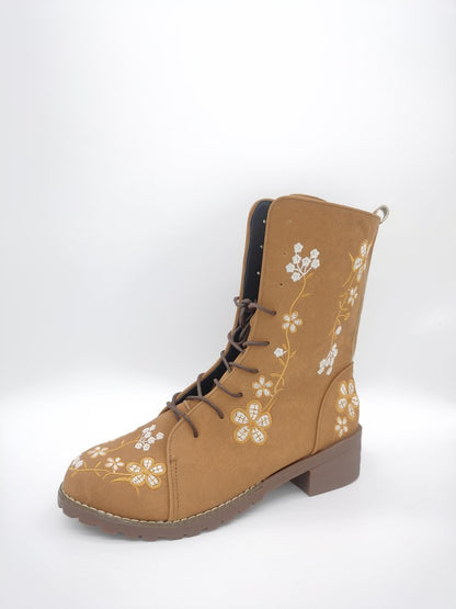 Damstövlar i mellanhöjd – Blommig brodyr – Blockklack – Snörning med dragkedja