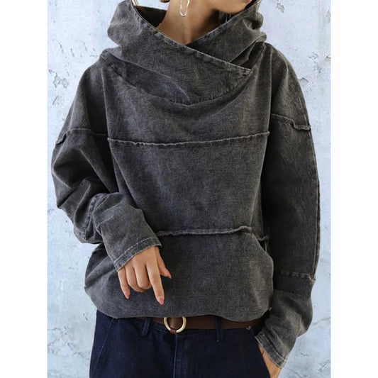 Dam Hoodie – Oversize Passform – Draperad Krage – Dekonstruerade Sömmar – Mjuk Cottonblandning