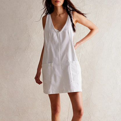 Damklänning – Avslappnad Passform – Naturliga Fibrer – Djup V-ringning – Ärmlös med Fickor