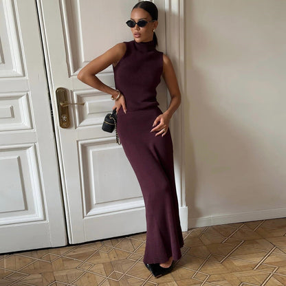 Damset i stickat – Ärmlös hög krage – Ribbad crop top – Smal pennkjol