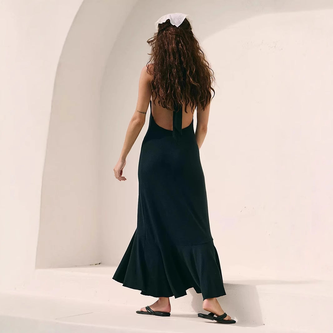 Damklänning maxi – V-ringad halterneck – Plisserad – Lätt och elegant passform