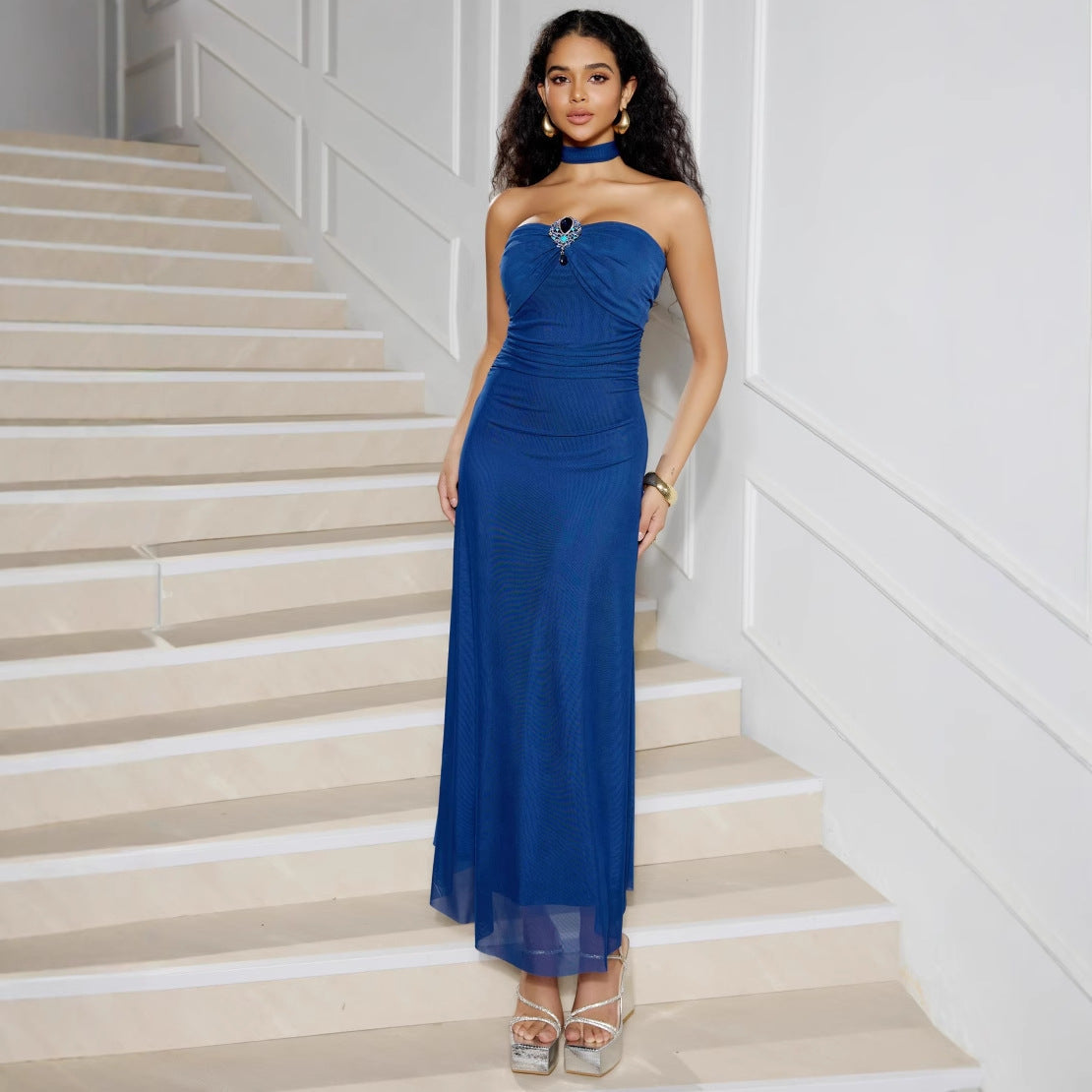 Damklänning – Aftonklänning utan axelband – Slim Fit – Tyll – Hellång – Broderad