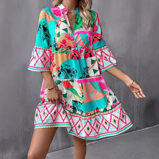 Damklänning – Avslappnad Passform – V-ringning – Volangkant – Vida Ärmarslut – Mönstrad