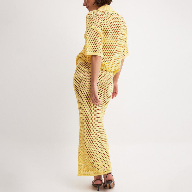 Damset med kjol – Mjukstickad fisknätstextur – Avslappnad passform – Knappad topp