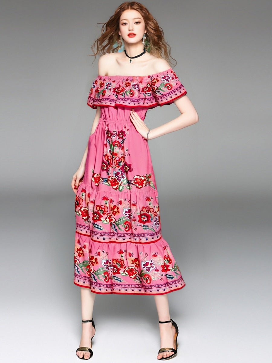 Damklänning maxi off-shoulder – blommig – rynkat liv – volangkjol – knytskärp