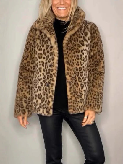 Dam Kappa – Fuskpäls – Oversize Passform – Notchkrage – Leopardmönster