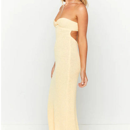 Damklänning – Stickad Axelbandslös – Smal Passform – Twistdetalj – Öppen Rygg – Hellång