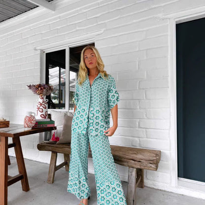 Damset med skjorta och byxor – bomullsblandning – avslappnad passform – geometriskt mönster – kortärmad skjorta med krage