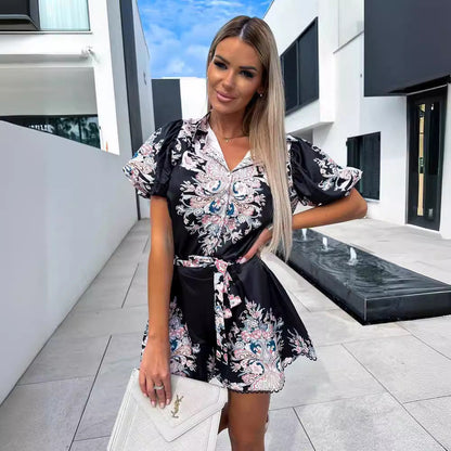 Damset med V-ringad topp och höga shorts – Tryckt mönster – Bälte – Ledig passform