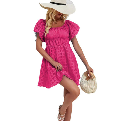 Damklänning Mini – Puffärmar – Fyrkantig Halsringning – Markerad Midja – Luftigt Tyg