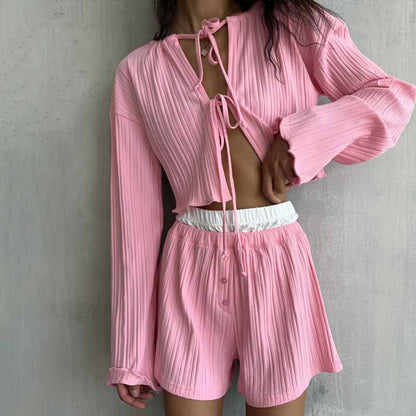 Dam Pyjamas Set – Mjuk Ribbstickad – Omlottkofta med Knytband – Vida Shorts