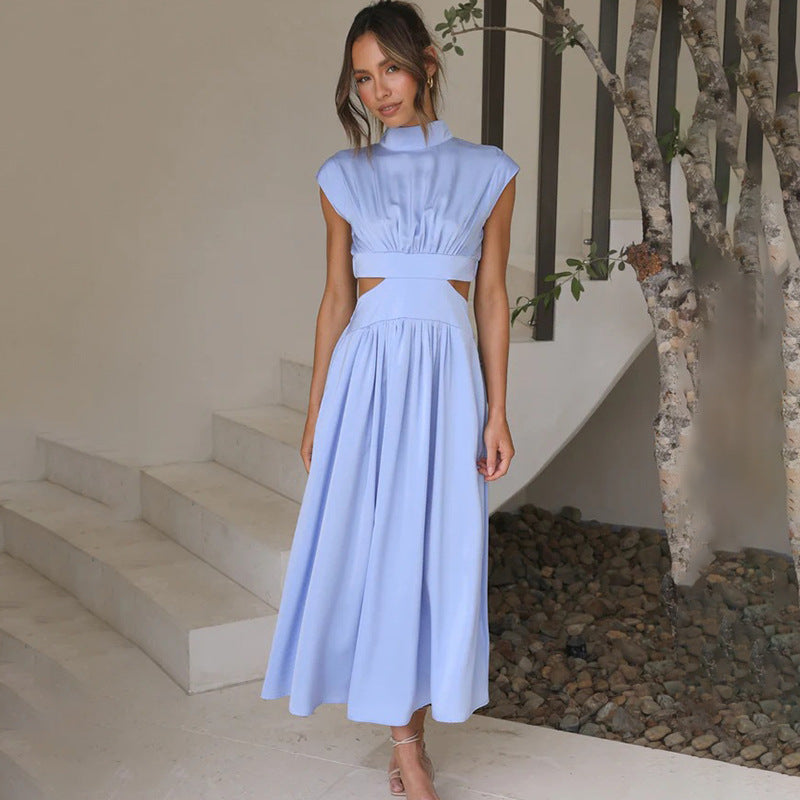 Damklänning midi – Figurnära passform – Plisserad överdel – Utskuren midjedetalj – Lyxigt tyg