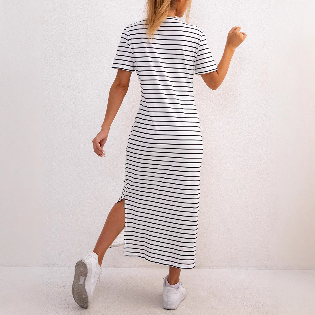 Damklänning midi – Avslappnad passform – Randigt mönster – Mjuk stickad – Sidoslits