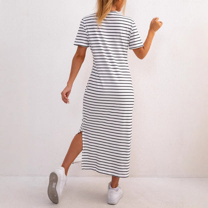 Damklänning midi – Avslappnad passform – Randigt mönster – Mjuk stickad – Sidoslits