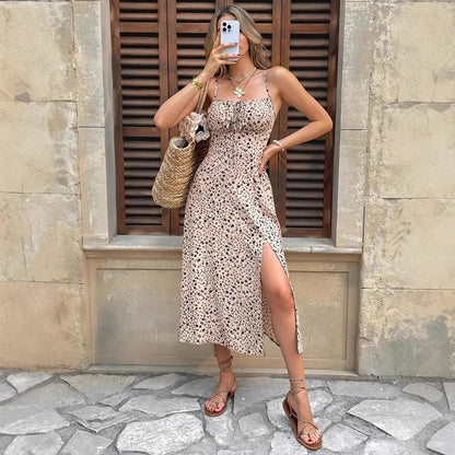 Damklänning midi – Smal passform – Spagettiband – Blommigt mönster – Slits