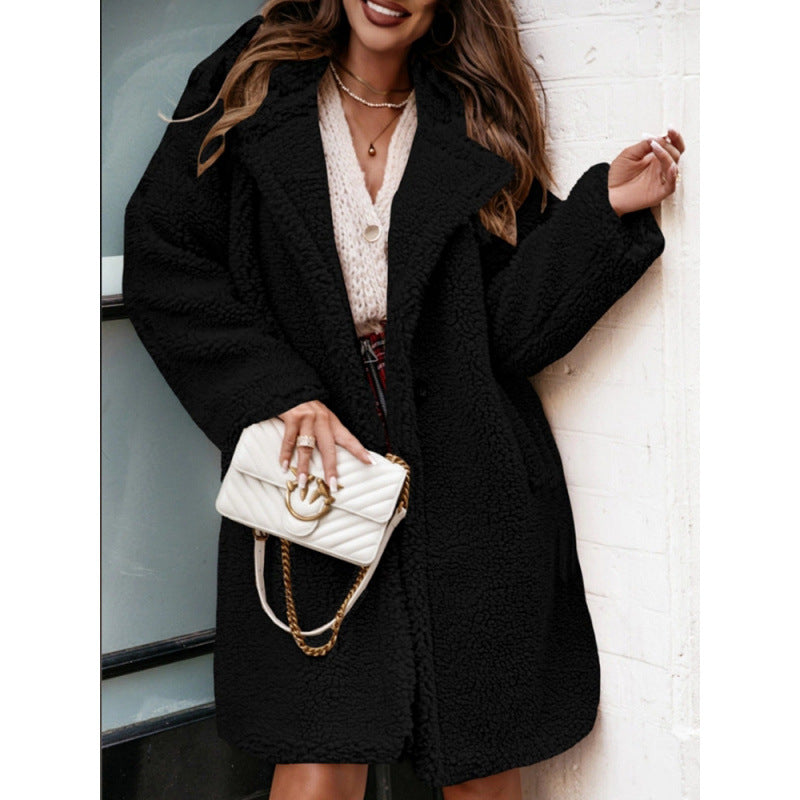 Damkappa – Oversized Passform – Plyschliknande Textur – Midilängd – Vida Slag