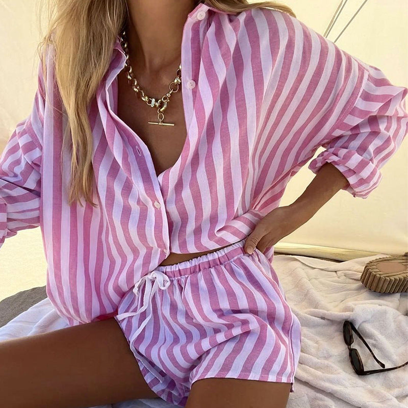Damset – Tvådelat Set med Button-Up Skjorta och Shorts – Randigt – Ledig Passform