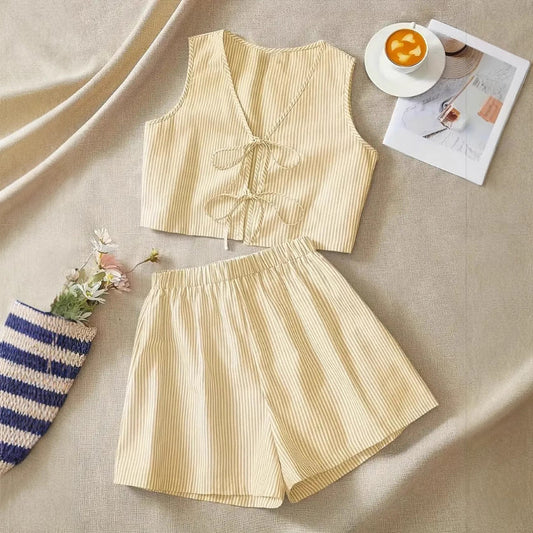 Damlinne – Ärmlös Crop Top – Figurnära Passform – Snörning – Randigt Mönster