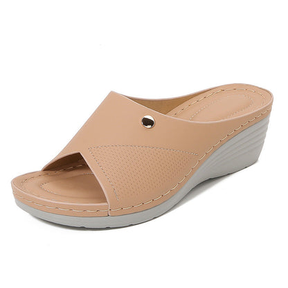 Dam Sandal med Kilklack – Öppen Tå – Perforerat Band – Bekväm Slip-On