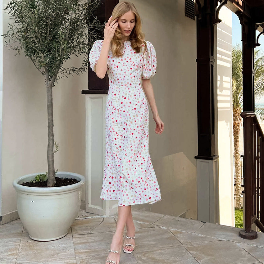 Damklänning – Slim Fit – Blommig Midiklänning – Puffärm – Hög Midja