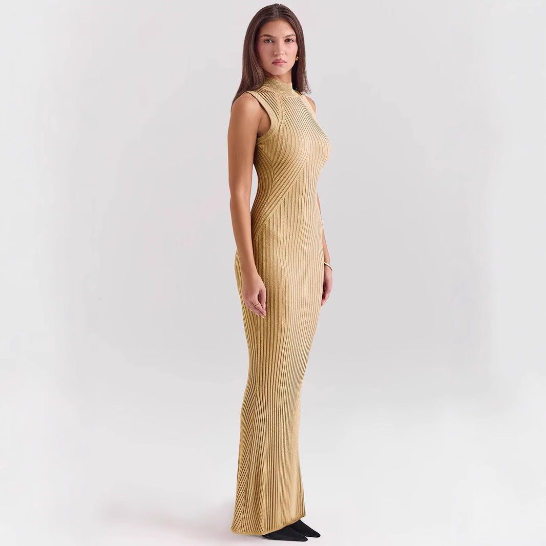 Damklänning – Ärmös Stickad – Figurnära Passform – Polokrage – Sjöjungfrusilhuett