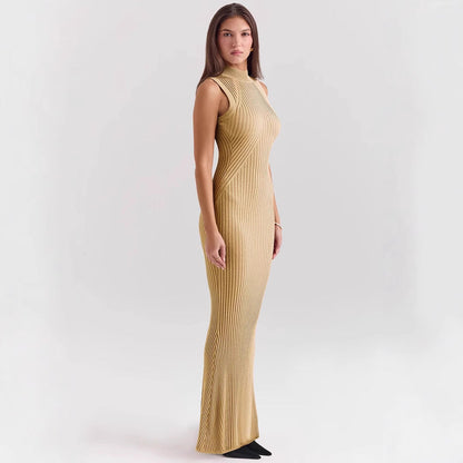 Damklänning – Ärmös Stickad – Figurnära Passform – Polokrage – Sjöjungfrusilhuett