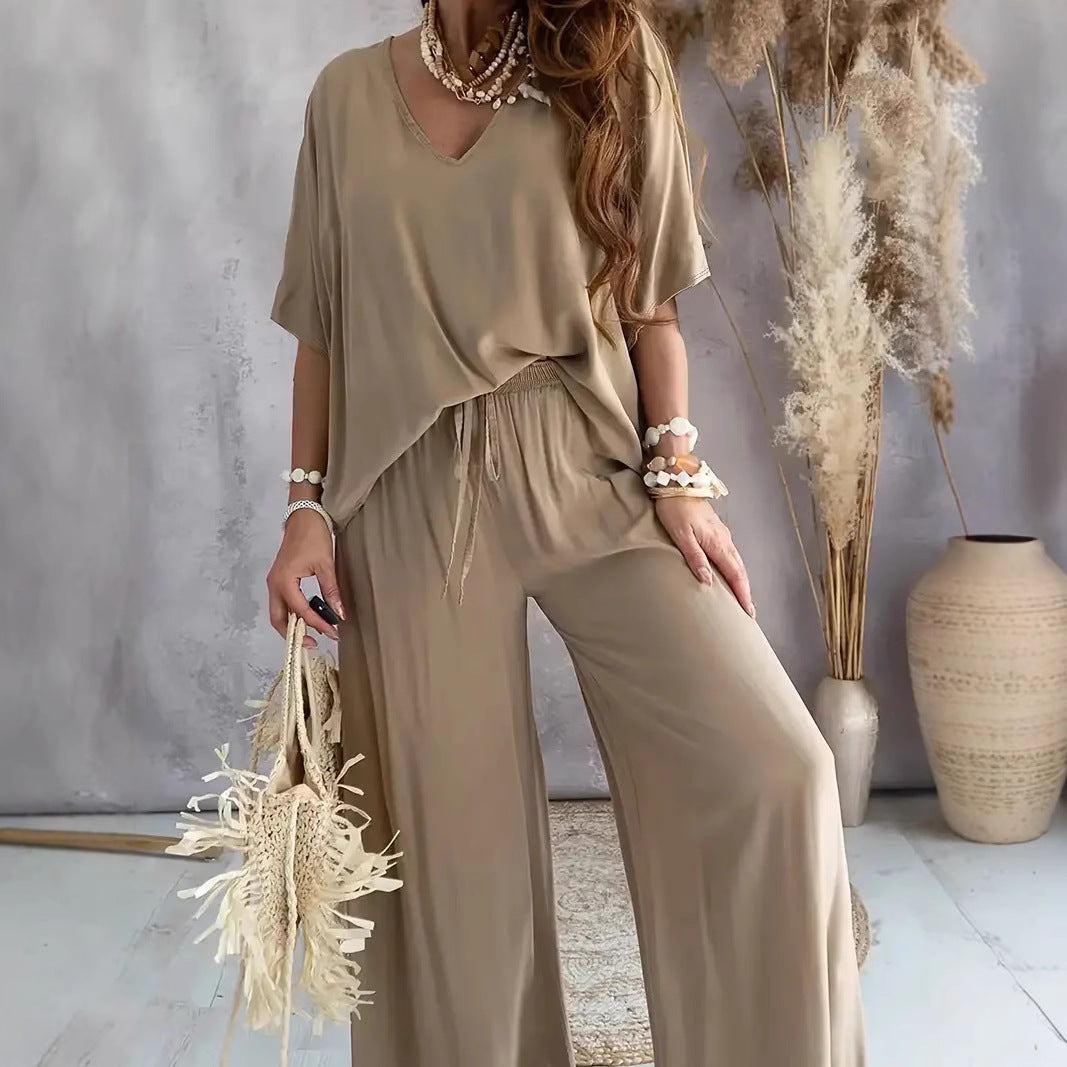 Damset med V-ringad topp och vida byxor – Avslappnad passform – Andningsbar kvalitet