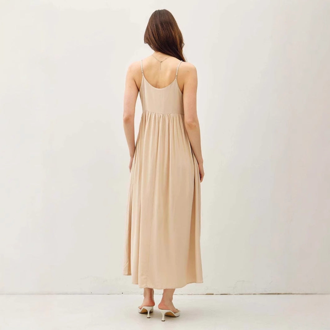 Damklänning maxi – Lös passform – V-ringning – Spagettiband – Plisserad design