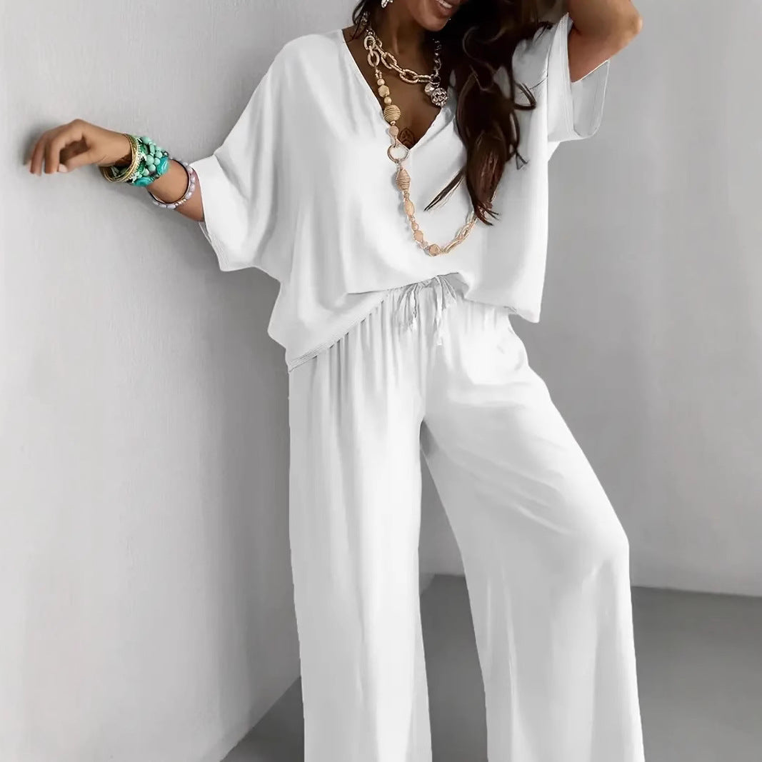 Damset med V-ringad topp och vida byxor – Avslappnad passform – Andningsbar kvalitet