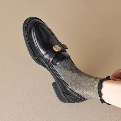 Damloafers – Luksuskänsla – Slip-on – Chunky klack – Pennyrem med gulddetalj