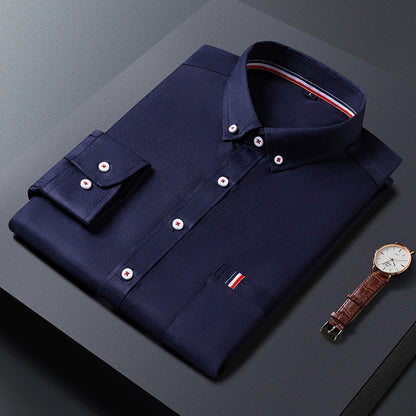 Herrskjorta lång ärm – Slim Fit – Bomullsblandning – Bröstficka – Klassisk krage