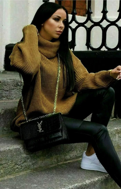 Damtröja i stickat – Oversize passform – Polokrage – Ribbad ärm och struktur